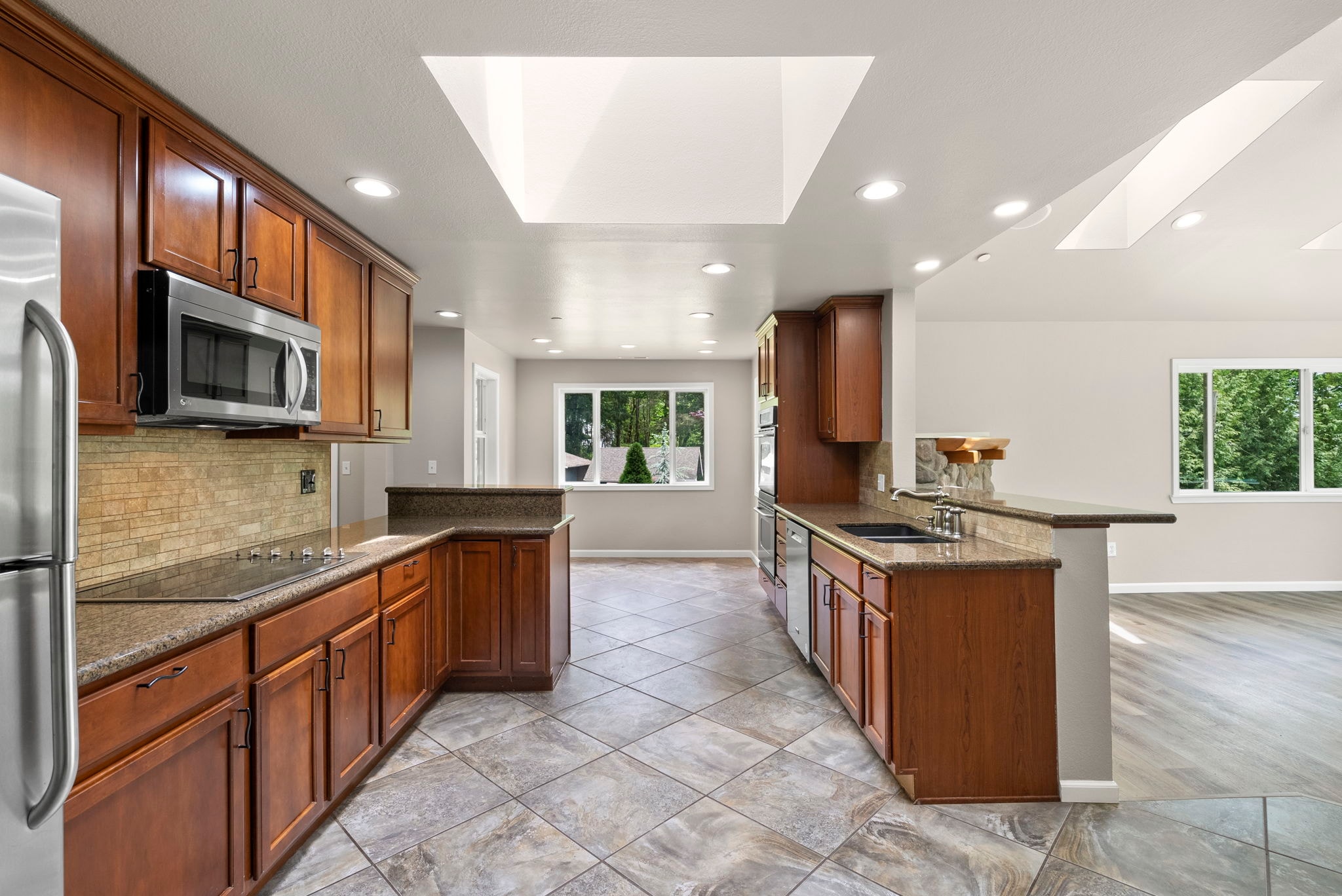 17210 SE May Valley Road photo 10