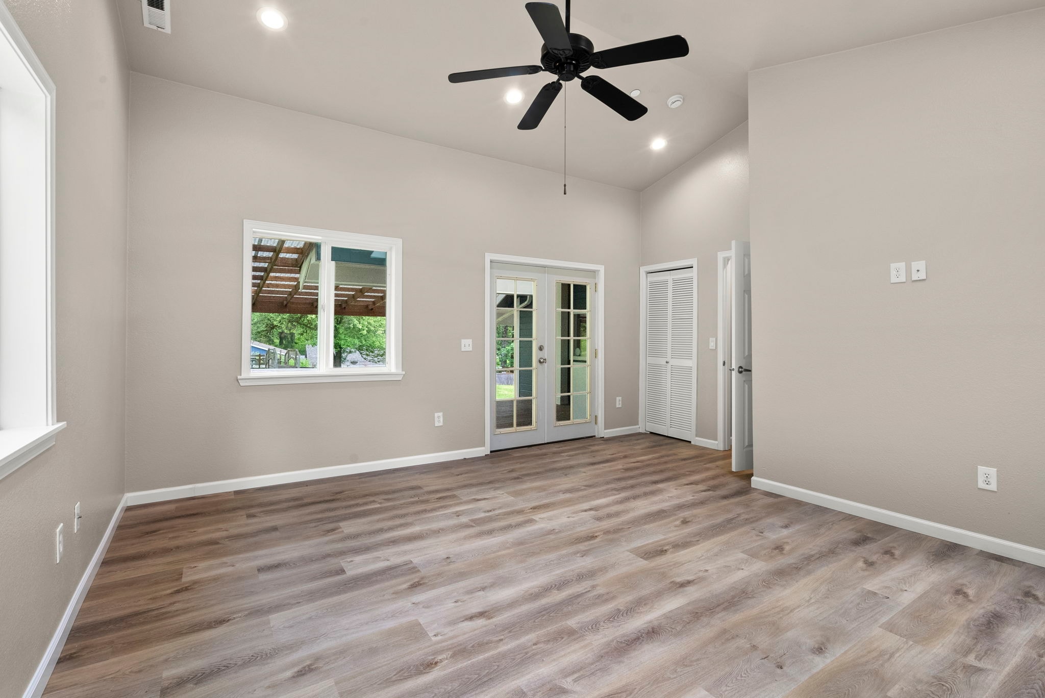 17210 SE May Valley Road photo 16