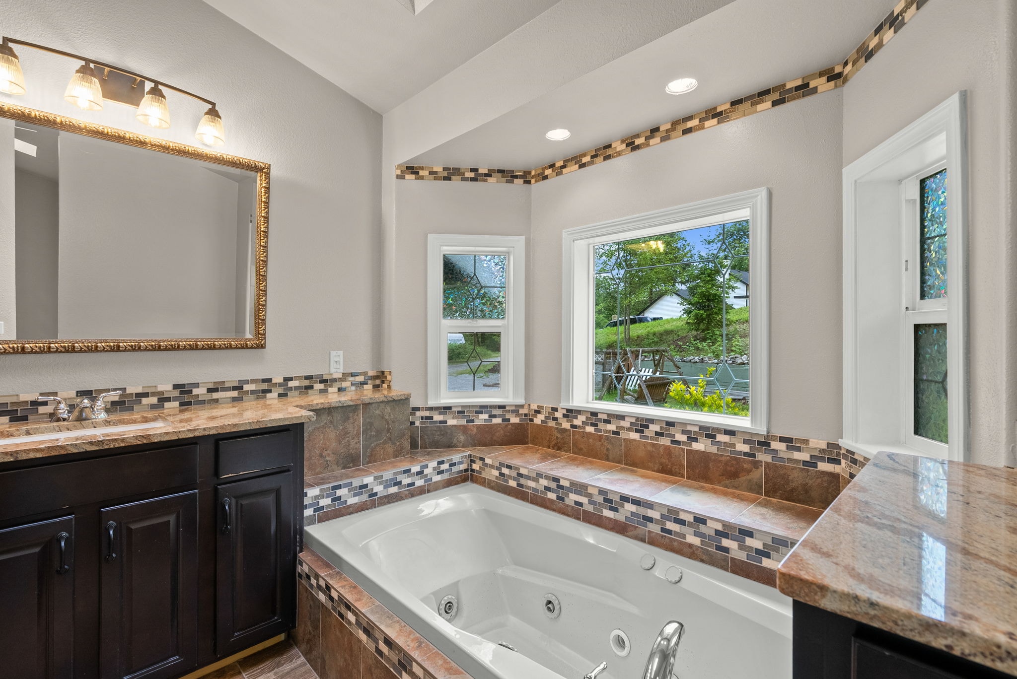 17210 SE May Valley Road photo 17